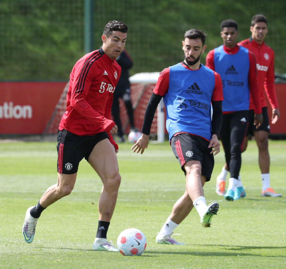 体育西甲：奥萨苏纳1-2不敌瓦伦西亚