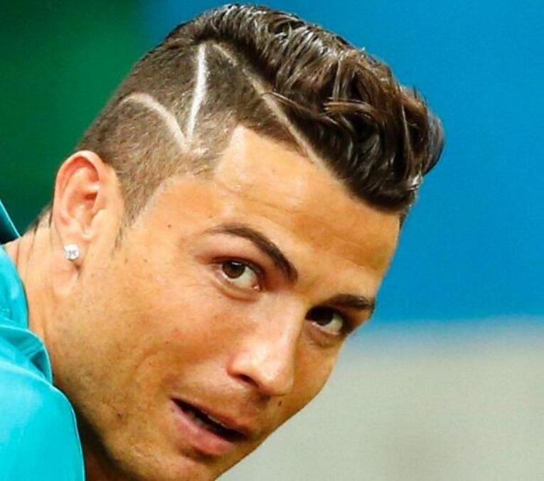 运动会中 运动会中